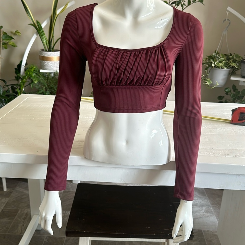 🍄SHEIN long sleeve burgundy, crop top size medium NWOT